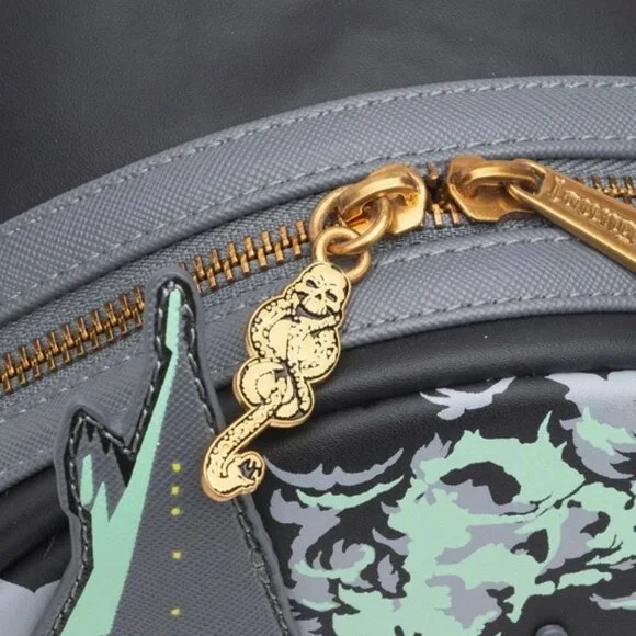 EXCLLUSIVE Loungefly Harry Potter Glow in the Dark Battle of Hogwarts Lenticular - Picture 7 of 12